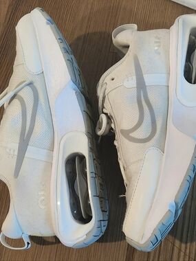 Nike White and Light Gray Air Max Style Sneakers Sz 7